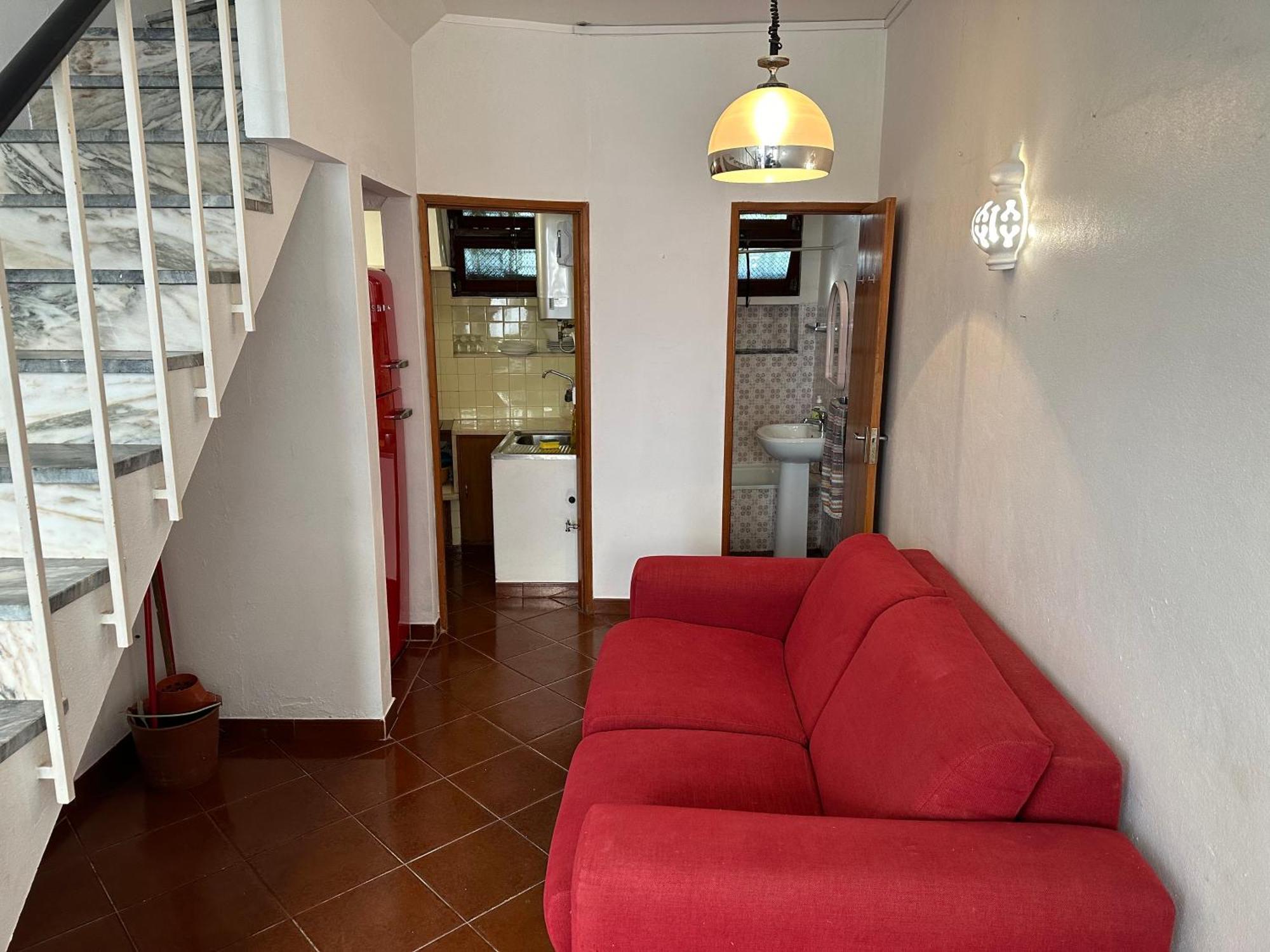 Natalie's Tiny House- 6 Minutes From The Beach!